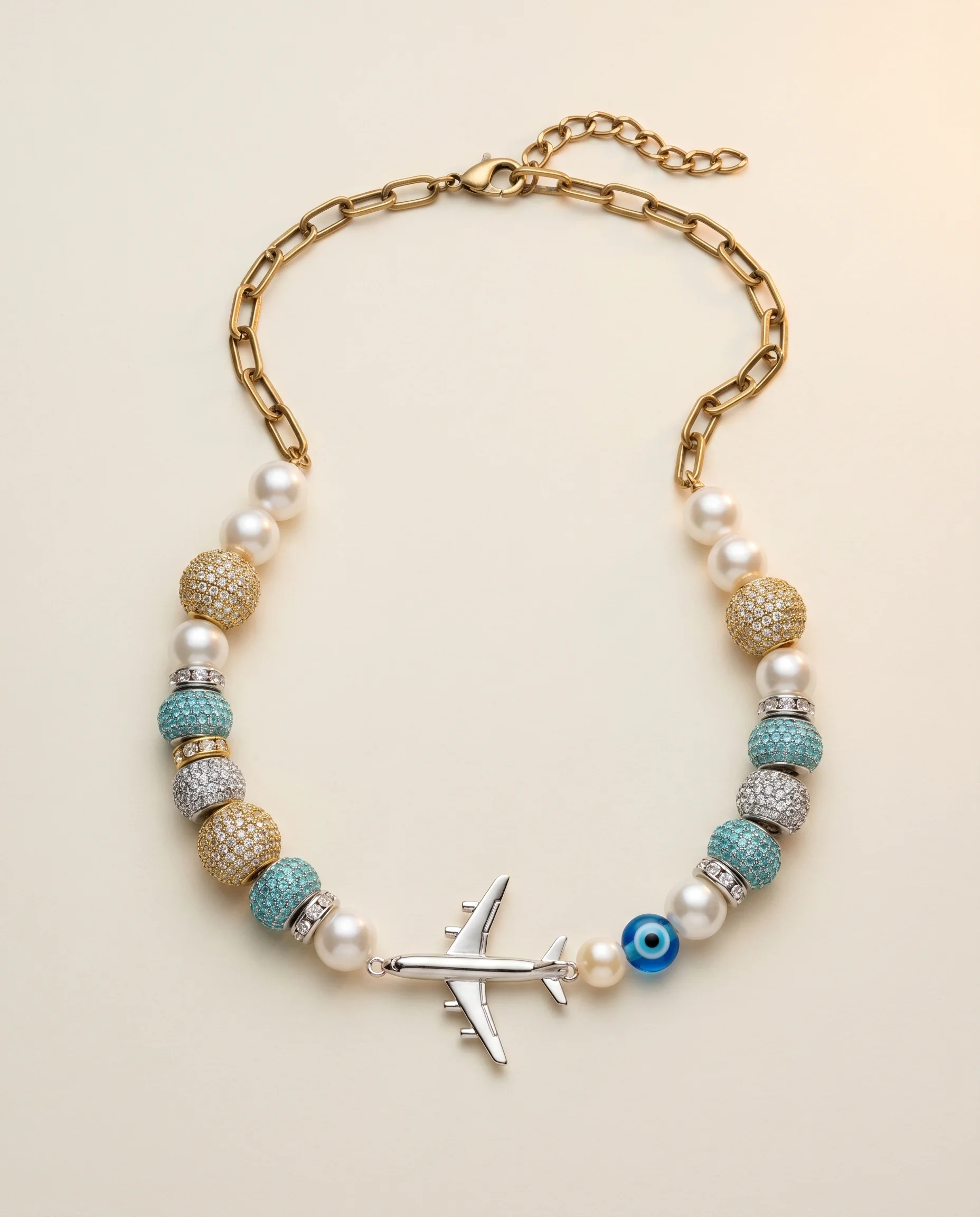 Marea necklace close-up